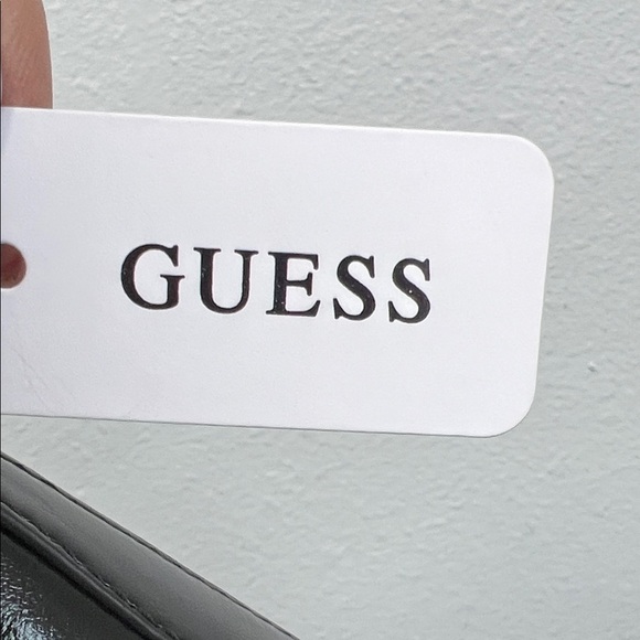 Guess | Patent Classic Black Should Bag with Iconic Logo - Picture 3 of 10